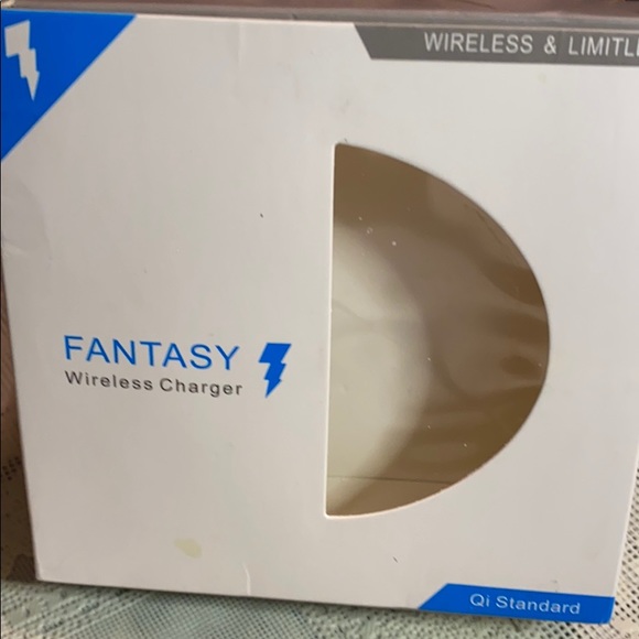 FANTASY- Wireless Charger - Picture 2 of 6